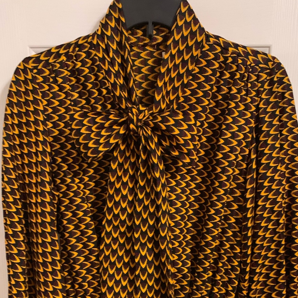 DASHING FASHION Bow tie shirt!
